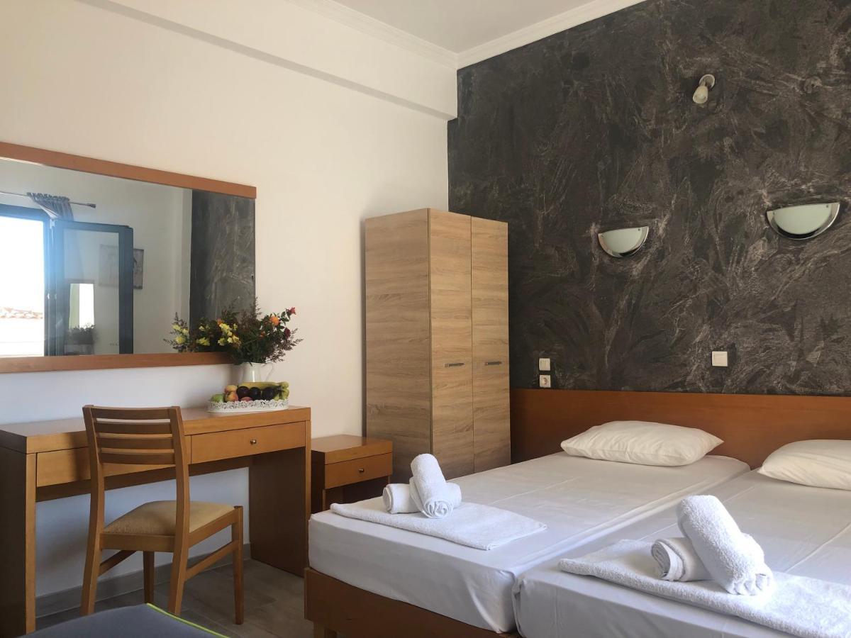 Central Guest House Skiathos Bagian luar foto