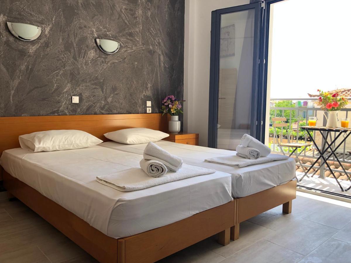 Central Guest House Skiathos Bagian luar foto