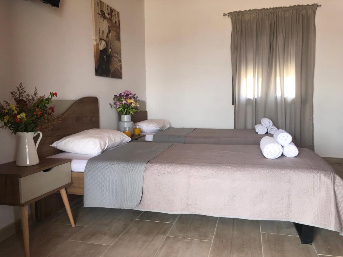 Central Guest House Skiathos Bagian luar foto