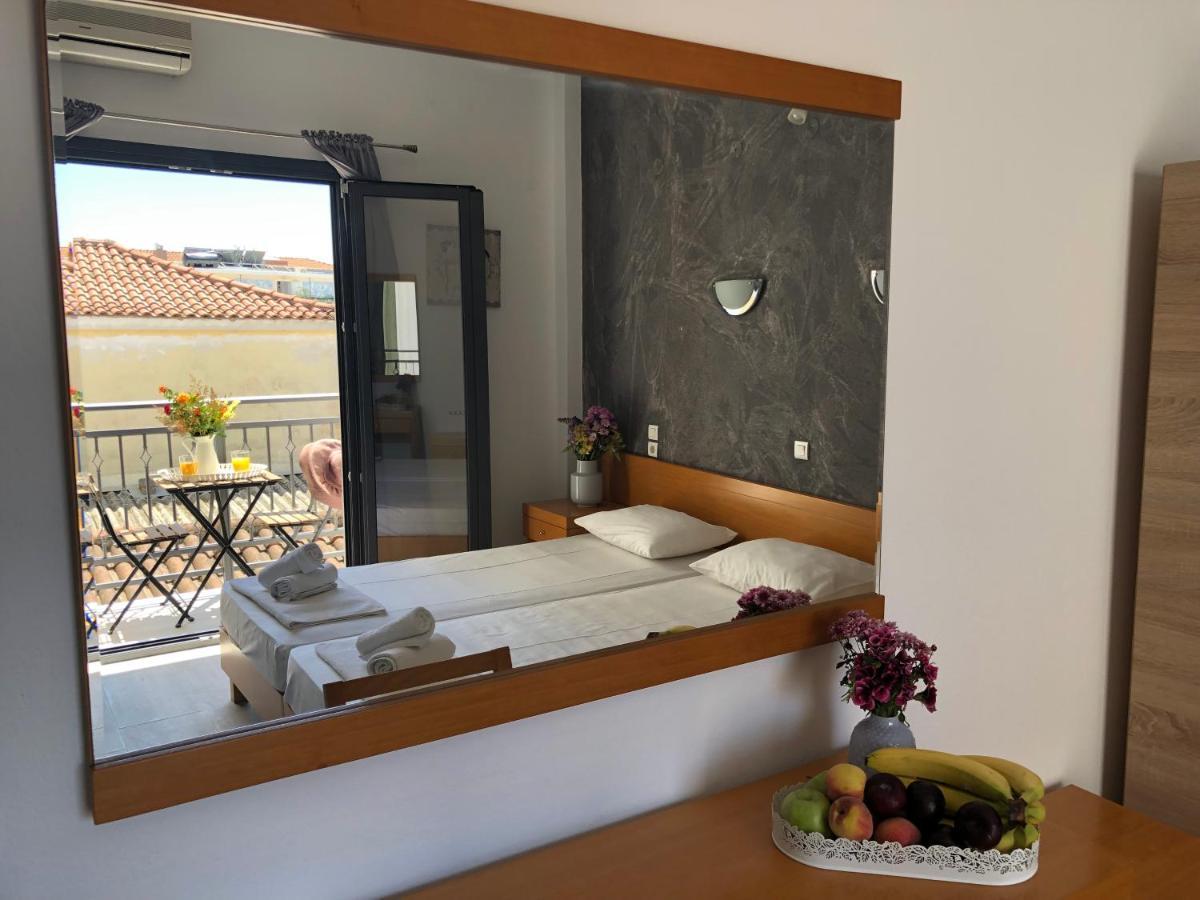 Central Guest House Skiathos Bagian luar foto