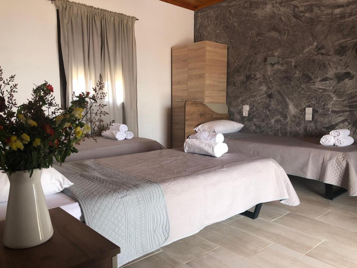Central Guest House Skiathos Bagian luar foto